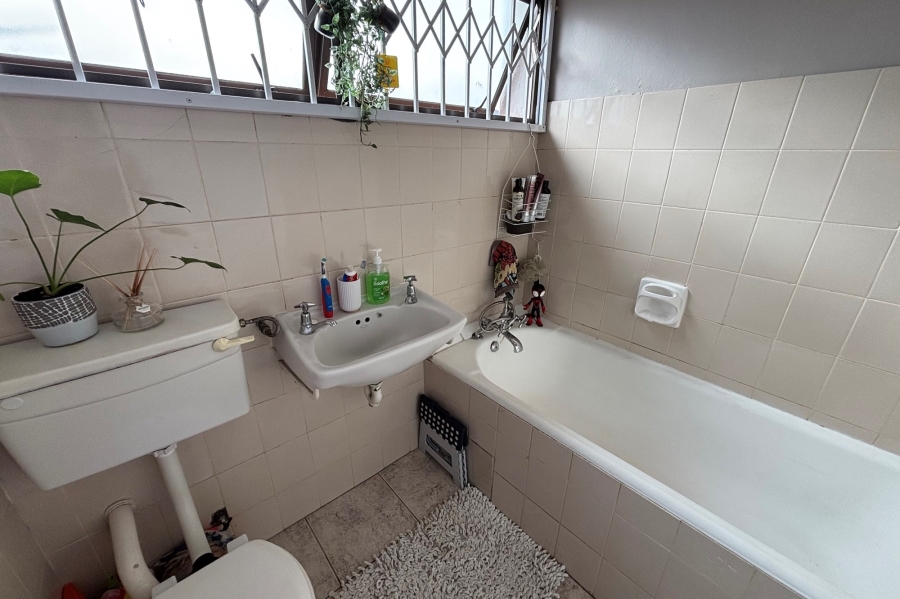 2 Bedroom Property for Sale in Goodwood Estate Western Cape